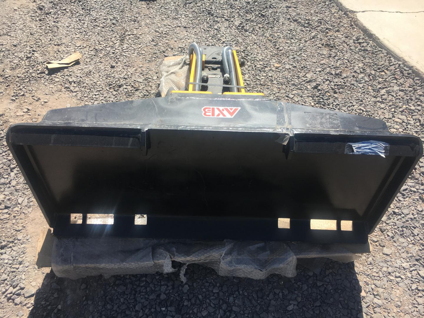 ./imagenes/INVOICE/2019/16895/MARTILLO HIDRAULICO AXB TECHNOLOGY SRK680 (11).JPG